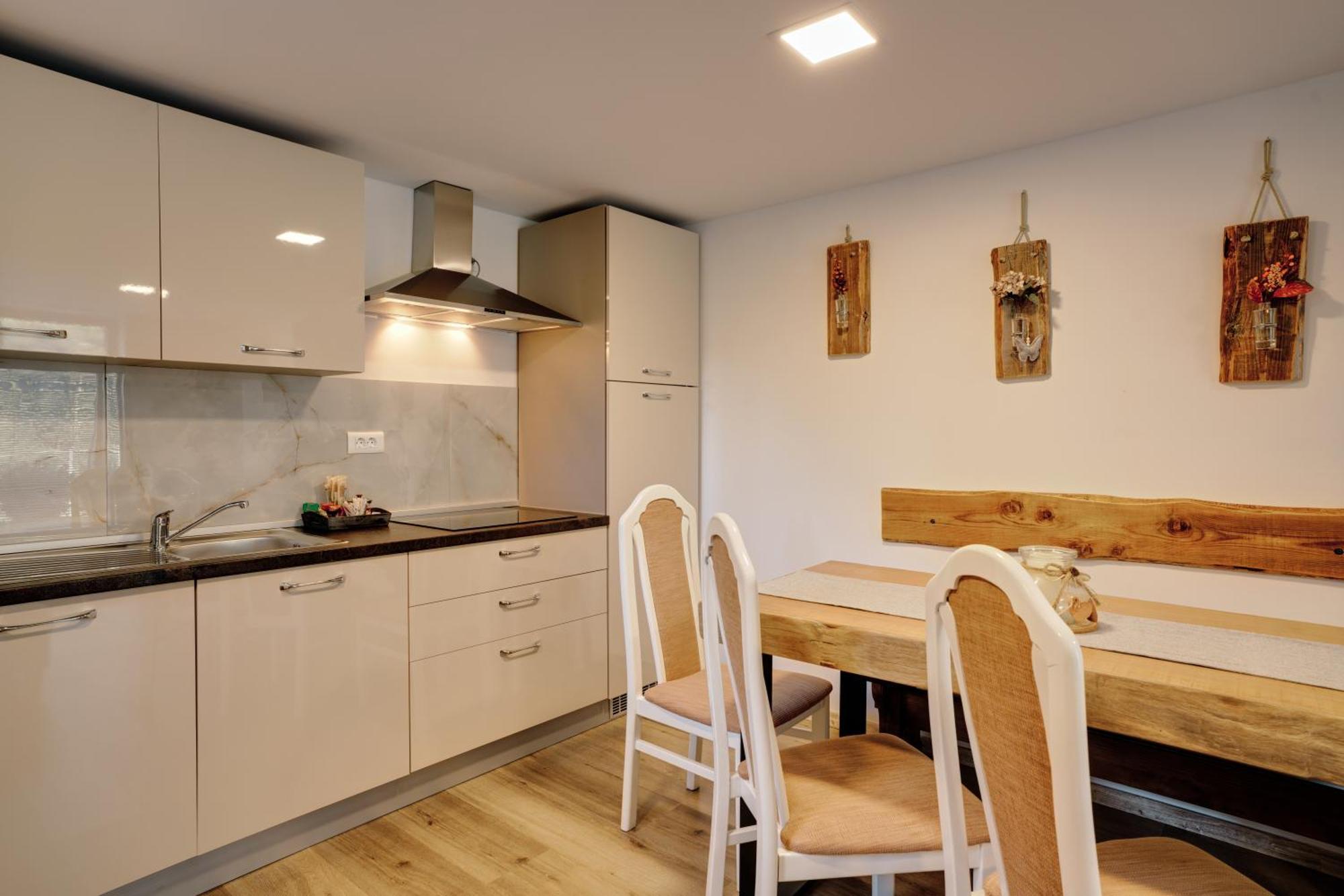 Apartment Hanny Lasko Bagian luar foto