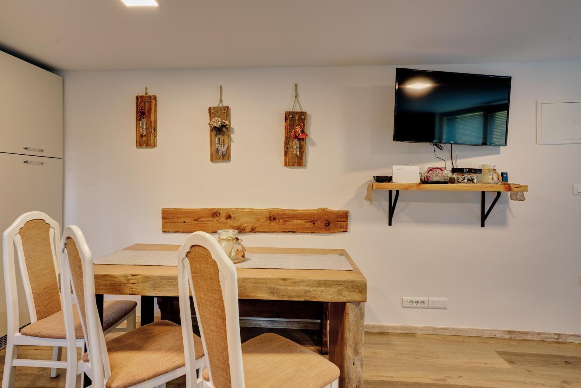 Apartment Hanny Lasko Bagian luar foto